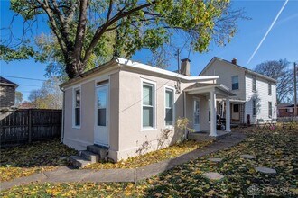 243 Oak St, Unit 241 in Dayton, OH - Building Photo - Building Photo