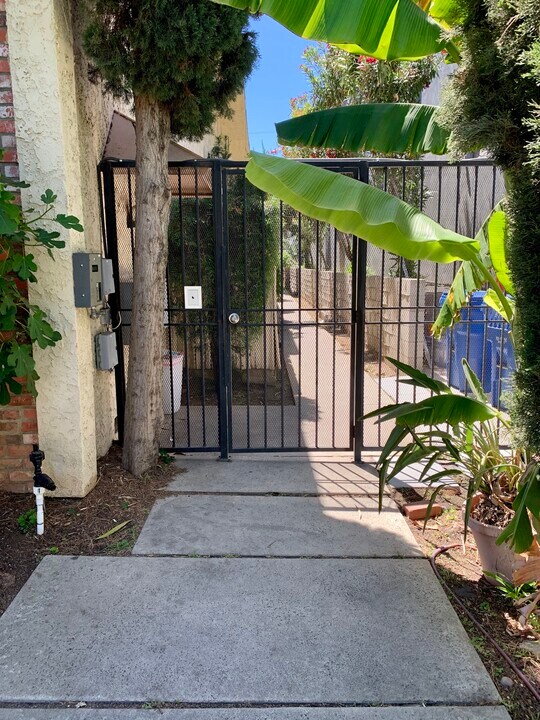 3731 Jasmine Ave in Los Angeles, CA - Building Photo