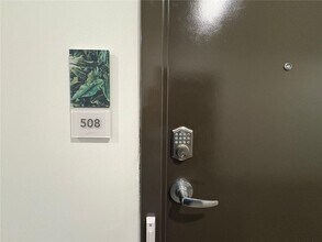 525 Parkway Dr in Hapeville, GA - Building Photo - Building Photo