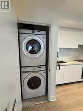 4015 The Exchange in Mississauga, ON - Building Photo - Building Photo