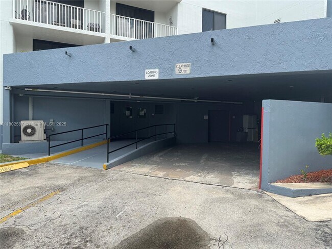901 Hillcrest Dr in Hollywood, FL - Building Photo - Building Photo