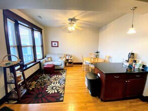 2107 W North Ave, Unit 1 in Chicago, IL - Building Photo - Building Photo