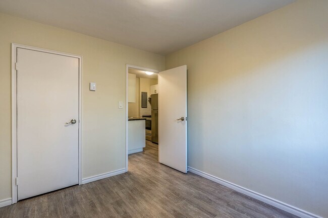 Embassy Tower Apartments in Sarnia, ON - Building Photo - Building Photo