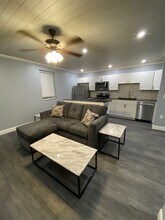 1924 E Genesee St in Syracuse, NY - Building Photo - Building Photo