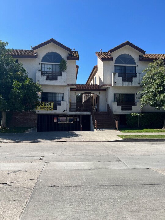 11250 Morrison St in Los Angeles, CA - Building Photo
