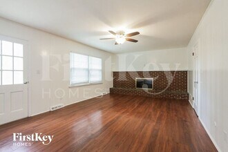 640 Ashford Dr in Indianapolis, IN - Building Photo - Building Photo