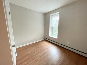 76 Hammond St, Unit F in Boston, MA - Foto de edificio - Building Photo