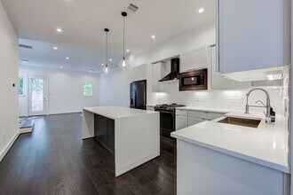 5837 Dolores St in Houston, TX - Building Photo - Building Photo
