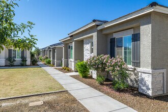 The Farmhouse on Estrella in Goodyear, AZ - Building Photo - Building Photo