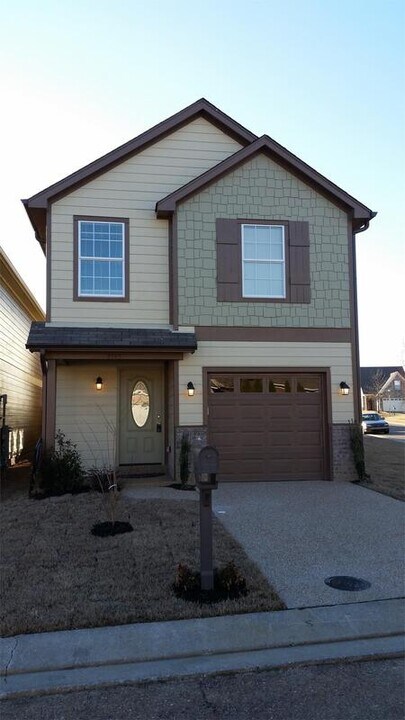 2745 Virginia Woods Pl in Arlington, TN - Building Photo