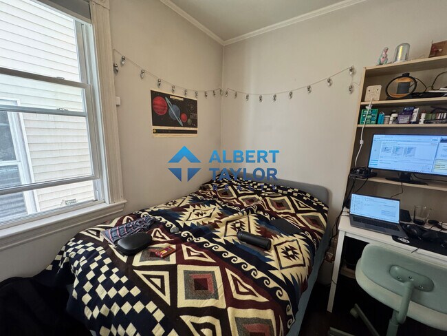 32 Rawson St, Unit 2