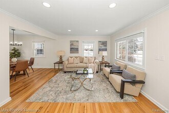 695 Graefield Ct in Birmingham, MI - Building Photo - Building Photo