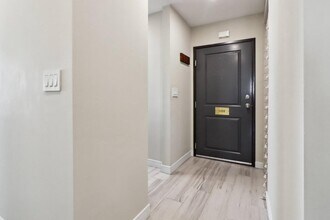 1155 N La Cienega Blvd in West Hollywood, CA - Building Photo - Building Photo