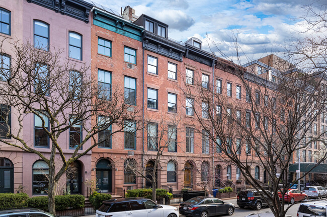 421 W 22nd St in New York, NY - Building Photo - Building Photo