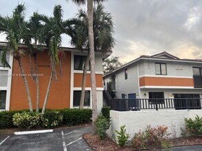 10592 Royal Palm Blvd in Coral Springs, FL - Building Photo - Building Photo