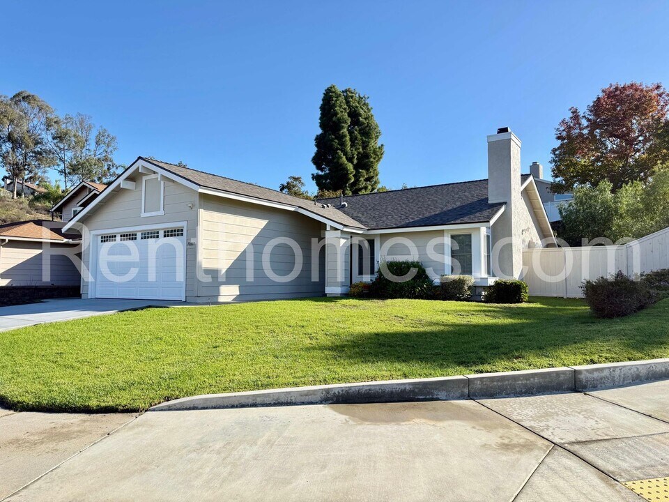 10807 Woodstream Point in San Diego, CA - Building Photo