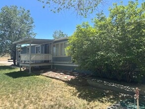 2393 Cree Ave in Elko, NV - Building Photo - Building Photo