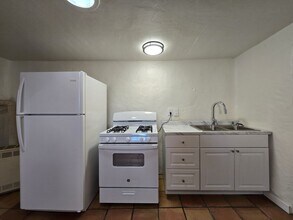 313 Tesuque Dr in Santa Fe, NM - Foto de edificio - Building Photo