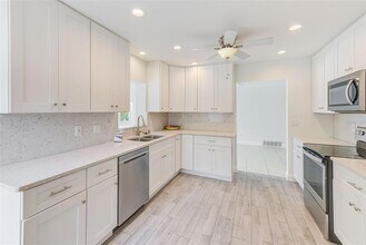 2222 N Overbrook Ave in Belleair Bluffs, FL - Building Photo - Building Photo