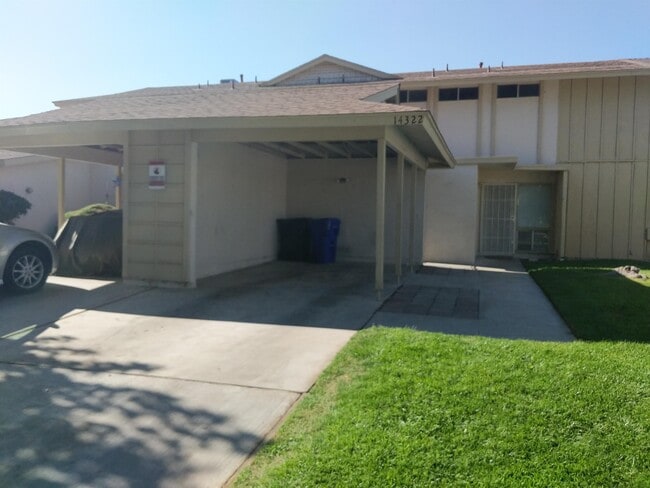 14322 Augusta Dr in Victorville, CA - Building Photo - Building Photo