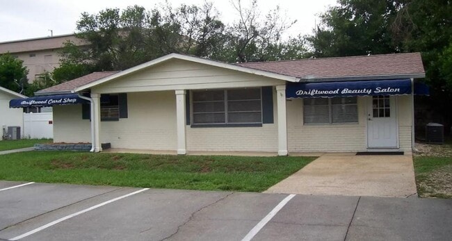 property at 18 N Melbourne St