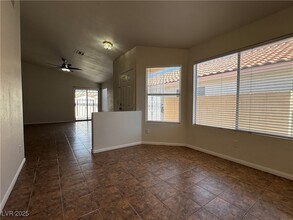 8148 W Gilmore Ave, Unit 1-1205 in Las Vegas, NV - Building Photo - Building Photo