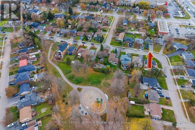 462 Kingsleigh Ct in Milton, ON - Building Photo - Building Photo