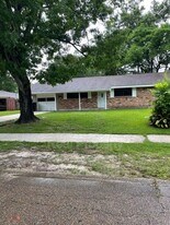 2351 Sweetleaf St in Baton Rouge, LA - Building Photo