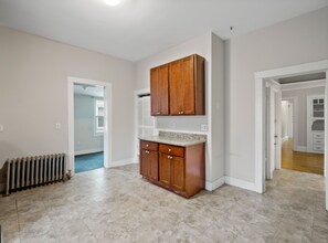 44 Cameron Ave, Unit 1 in Somerville, MA - Foto de edificio - Building Photo