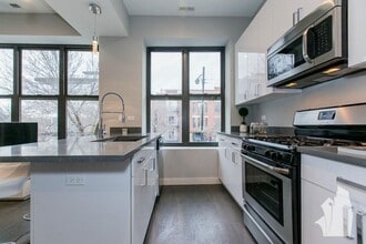 2151 W Division St in Chicago, IL - Foto de edificio - Building Photo
