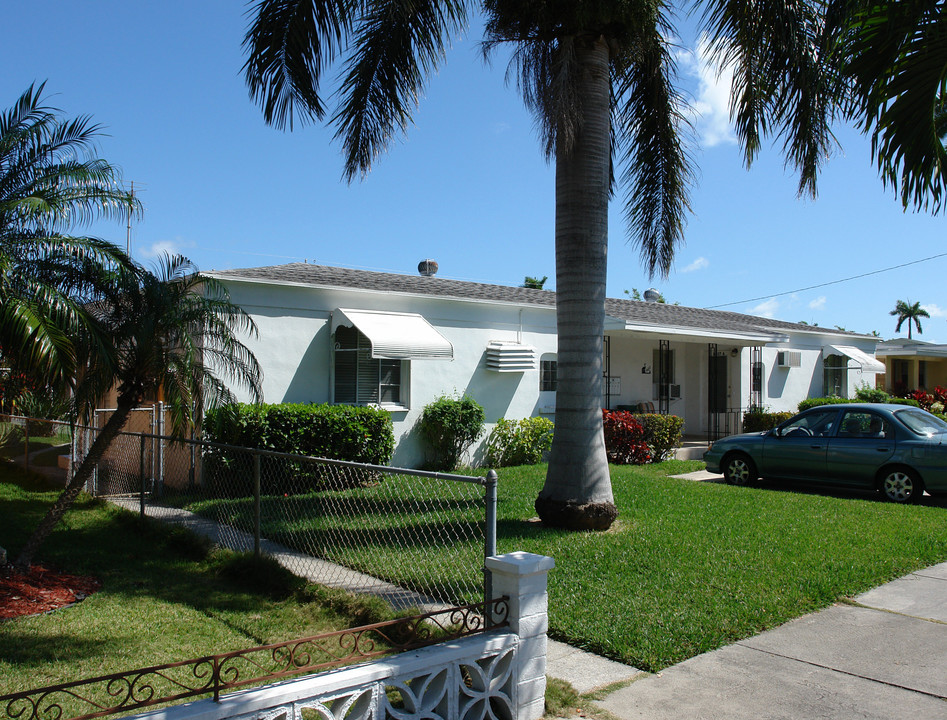 1639 Fletcher St in Hollywood, FL - Building Photo