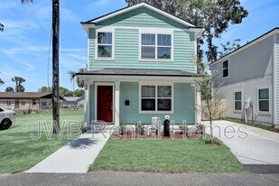 627 Blodgetts Ln in Jacksonville, FL - Building Photo