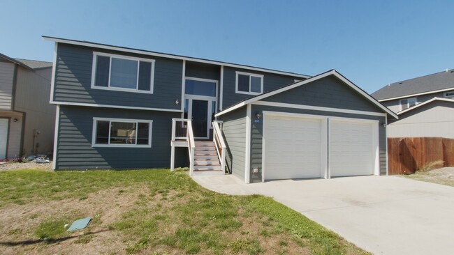 property at 2315 North Middlecrest Drive
