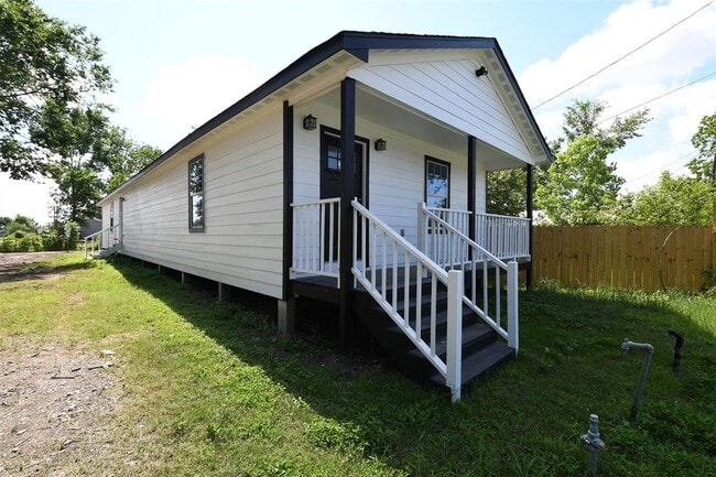 1419 E Victorson Ave in Houston, TX - Foto de edificio - Building Photo