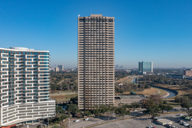 The Spires in Houston, TX - Building Photo - Building Photo