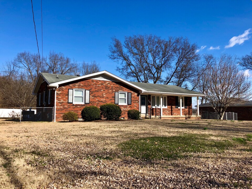 521 Mary St in Smyrna, TN - Foto de edificio