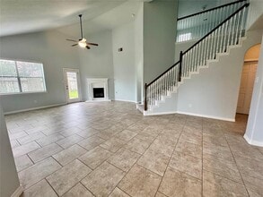 13102 Southern Way Ln in Pearland, TX - Foto de edificio - Building Photo