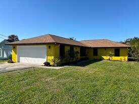 136 Atlantic Dr in Melbourne Beach, FL - Building Photo