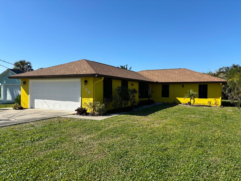 136 Atlantic Dr in Melbourne Beach, FL - Building Photo