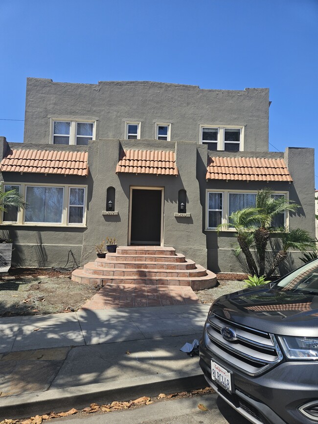 property at 4717 E Livingston Dr