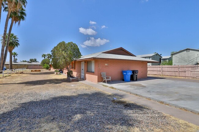 2245 W Glenrosa Ave in Phoenix, AZ - Building Photo - Building Photo