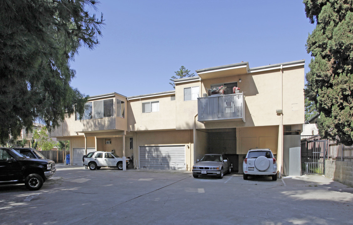 Pico Apartments in San Diego, CA - Foto de edificio