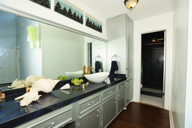 property at 354 S Amherst Dr