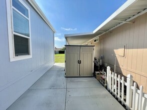 14352 Beach Blvd in Westminster, CA - Foto de edificio - Building Photo