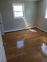 15 Burnham St, Unit 2 in Terryville, CT - Building Photo - Building Photo