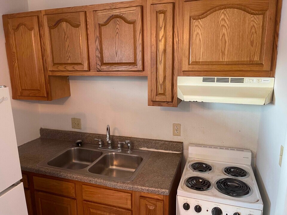 340 6th Ave, Unit 8 in Huntington, WV - Building Photo