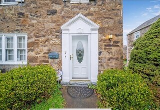 7 Laurel Village in Pittsburgh, PA - Building Photo - Building Photo