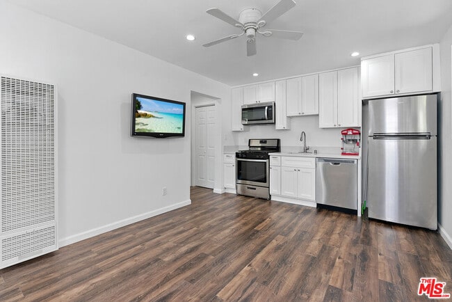 property at 2319 Vineyard Ave