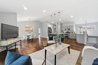 1078 Park Hill Cir in Aurora, IL - Building Photo - Building Photo