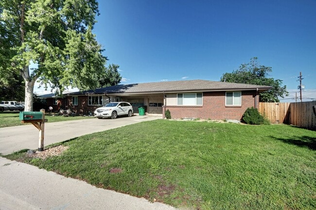 property at 1064 S Yarrow St